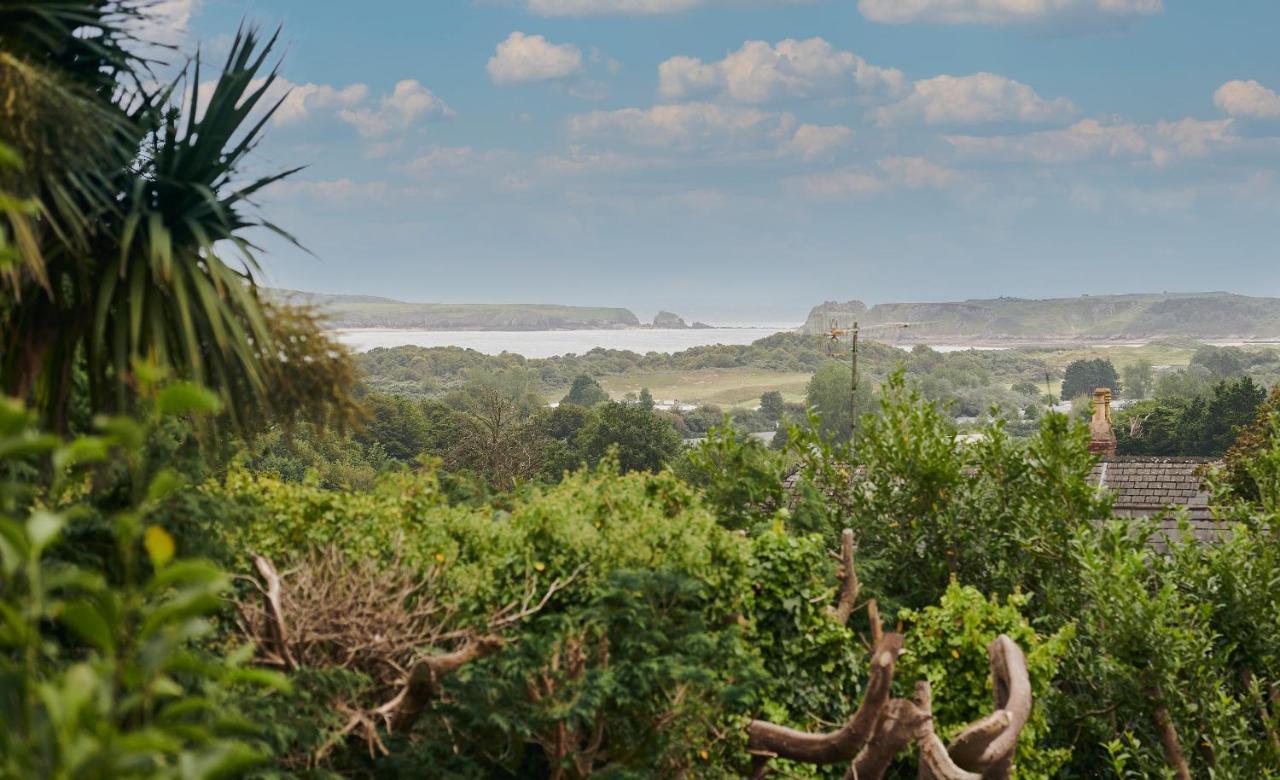 Sea Gem- Beautiful Family Home With Stunning Sea Views & Garden Tenby Exterior photo