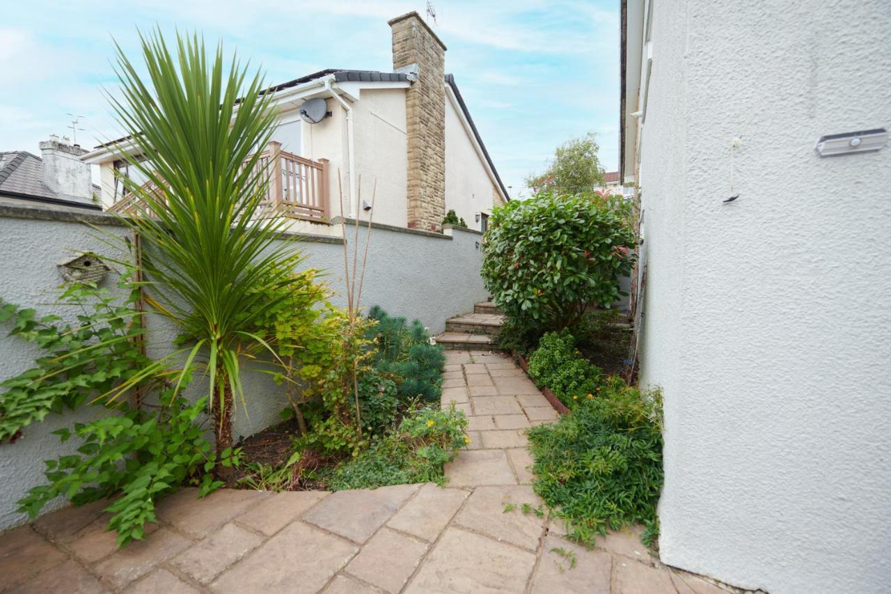 Sea Gem- Beautiful Family Home With Stunning Sea Views & Garden Tenby Exterior photo